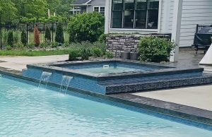Read more about the article Swimming Pool with Raised Hot Tub